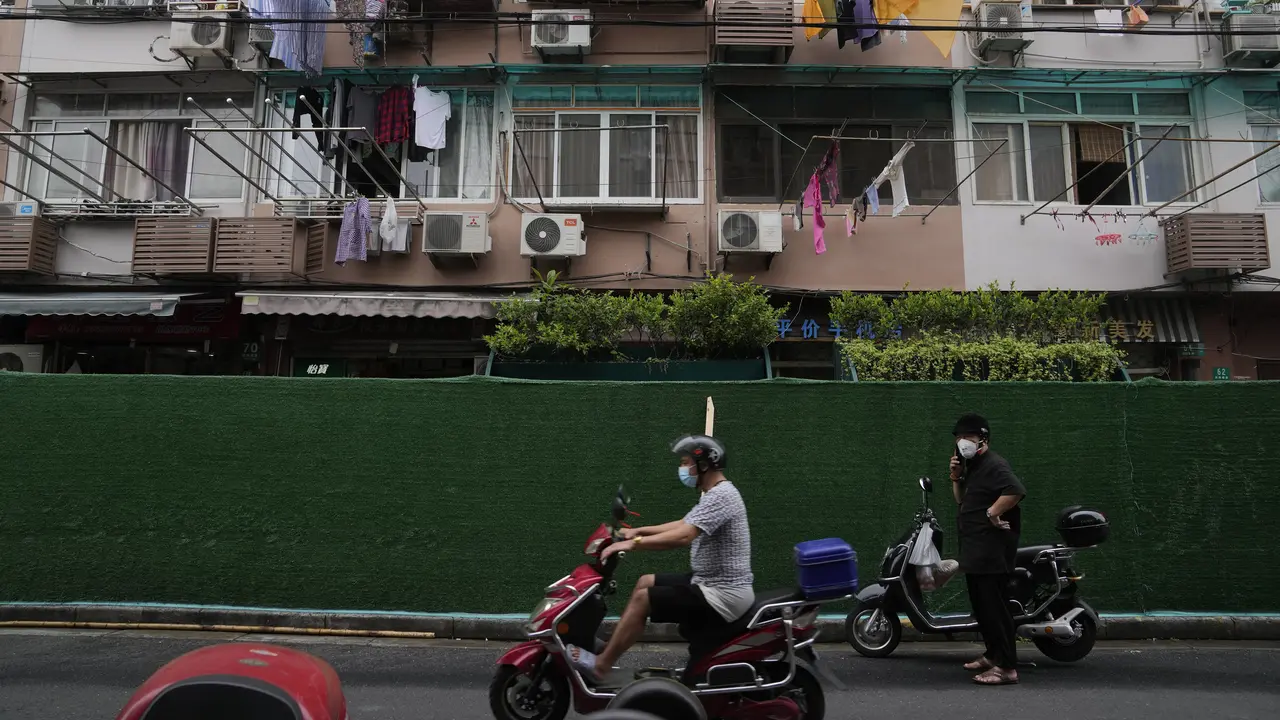Potret Warga Shanghai Kembali Hidup Normal