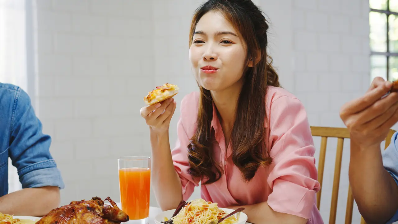 Tips Menggoreng Martabak Telur Sehat dan Rendah Minyak untuk Takjil - Cover