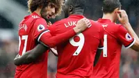 Marouane Fellaini dan Romelu Lukaku dikabarkan mengalami cedera. (AP/Martin Rickett)