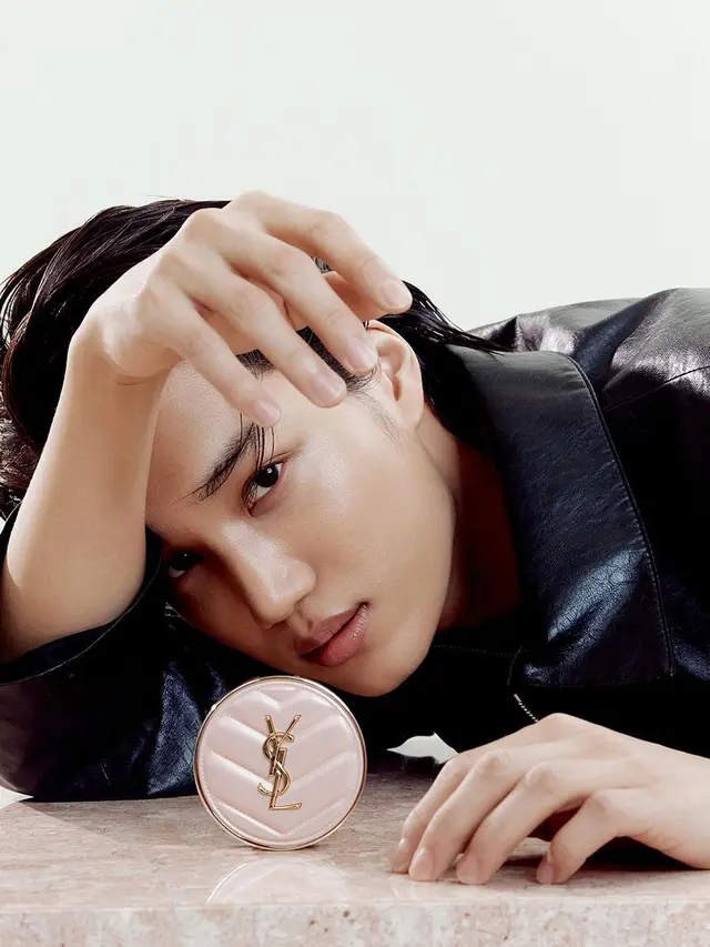 YSL Beautè Touche Éclat Glow-Pact Cushion.