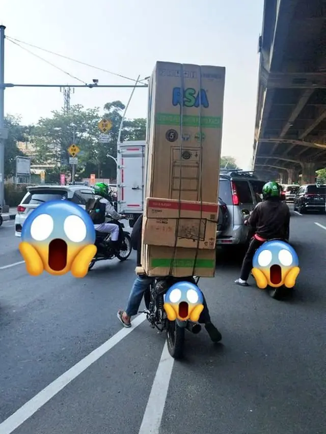 7 Potret Barang Bawaan Kurir Ini Nyeleneh Banget, Bikin Elus Dada