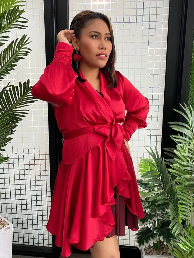 6 Potret Baby Bump Evi Masamba di Kehamilan Kedua, Aura Bumil Kian Terpancar