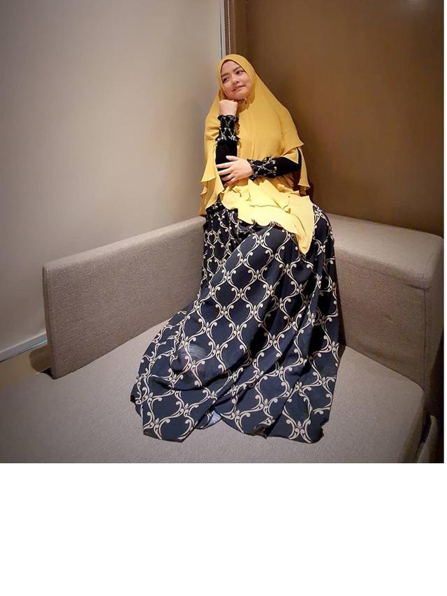 Jarang Tersorot, Ini 7 Potret Terbaru Tika Eks T2 yang Makin Anggun dengan Hijab Syari