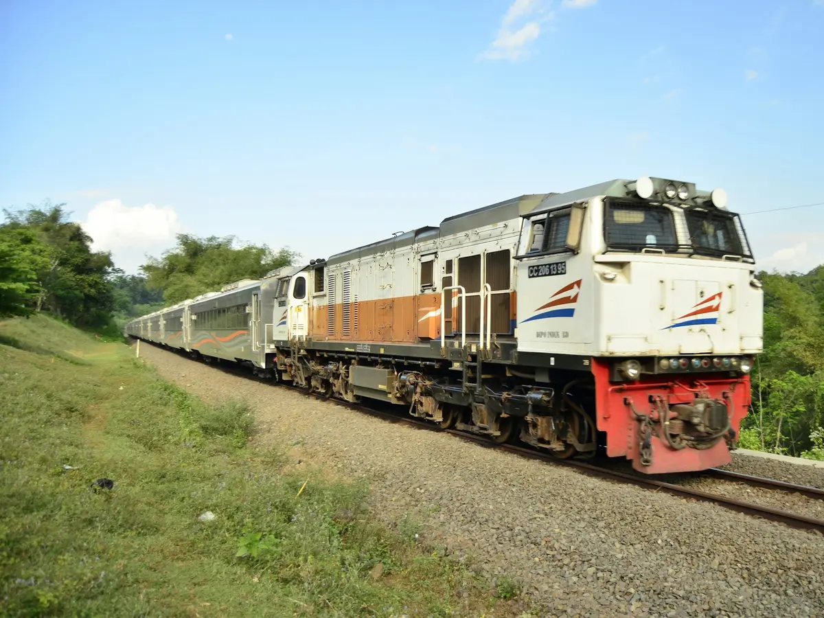 Arti Mimpi Naik Kereta yang Penuh Makna - Ragam Bola.com