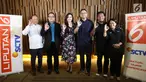 Pemred Liputan6.com Mohamad Teguh, Rhenald Khasali, Nia Zulkarnaen, Ari Sihasale, Erix Soekamti dan Deputy Chief Editor SCTV dan Indosiar Endah Saptorini foto bersama usai penjurian Liputan 6 Awards 2018, Jakarta, Selasa (8/5). (Liputan6.com/AryaManggala)