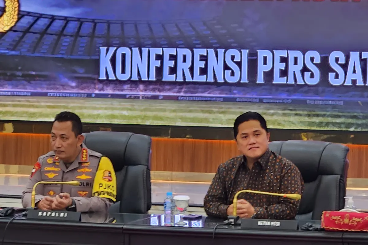 Kapolri Listyo Sigit Prabowo dan Ketua PSSI Erick Thohir.