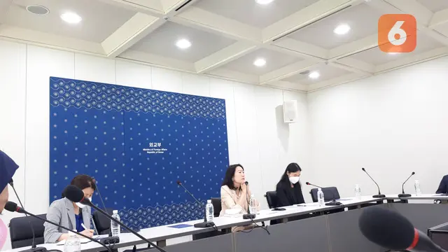 Sesi diskusi di Kementerian Luar Negeri Korea Selatan dengan Indonesia Next Generation Journalist Network on Korea. (Liputan6.com/Tanti Yulianingsih)