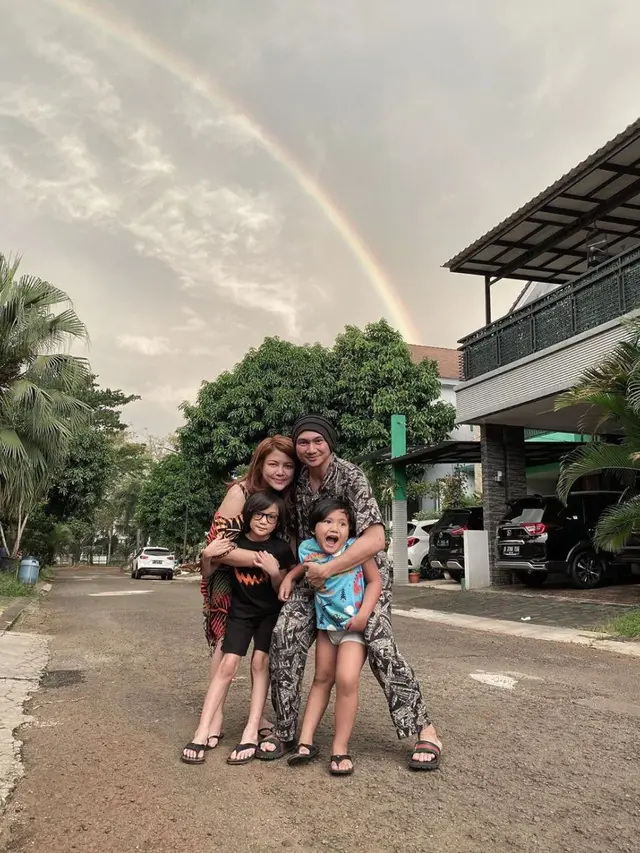Potret Rumah Anji, Bergaya Skandinavia dan Bernuansa Abu-Abu