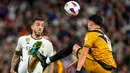 Tambahan tujuh menit di babak kedua pun tidak bisa dimanfaatkan dengan baik oleh Real Madrid. Sampai peluit panjang dibunyikan, tidak ada gol yang tercipta. (AP Photo/Manu Fernandez)