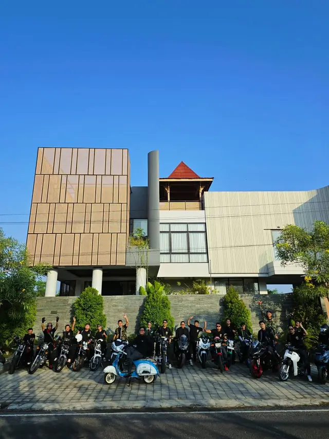 Potret Tampilan Depan Rumah Denny Caknan