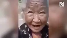 Geger seorang nenek di Jogja mengaku berusia 117 tahun. Tak ada bukti autentik sang nenek berusia 117 tahun karena administrasi kependudukan belum mencatatnya.