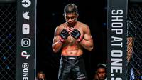 Petarung MMA asal Indonesia,&nbsp;Eko Roni Saputram akan berlaga di ONE Fight Night 29 yang dijadwalkan berlangsung pada Sabtu (8/3/2025) di Lumpinee Stadium, Bangkok, Thailand. (Dok. ONE Championship)