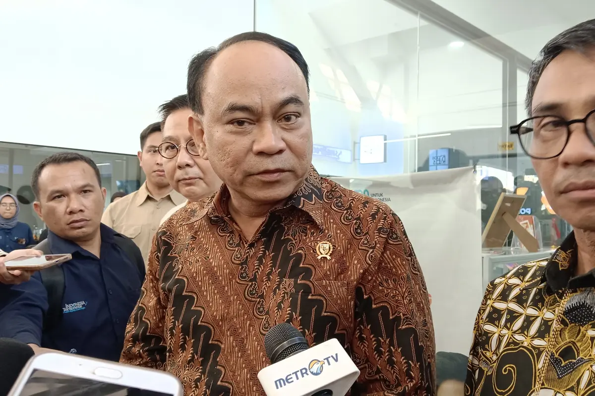 Menteri Komunikasi dan Informatika Budi Arie Setiadi  di Pos Bloc Jakarta, Rabu (23/8/2023). Arie mengatakan Kompinfo terus memutuskan akses aplikasi pinjol ilegal dan investasi bodong. (Siti/Merdeka.com)