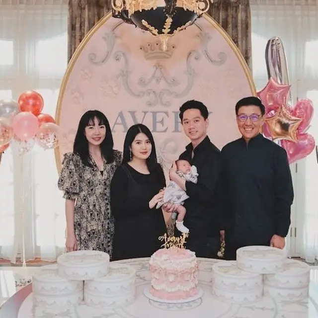 7 Momen Perayaan 1 Bulan Avery, Putri Kevin Sanjaya dan Valencia Tanoe