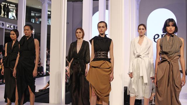 Aksi desainer muda di Runway Hits Fashion Nation 2018