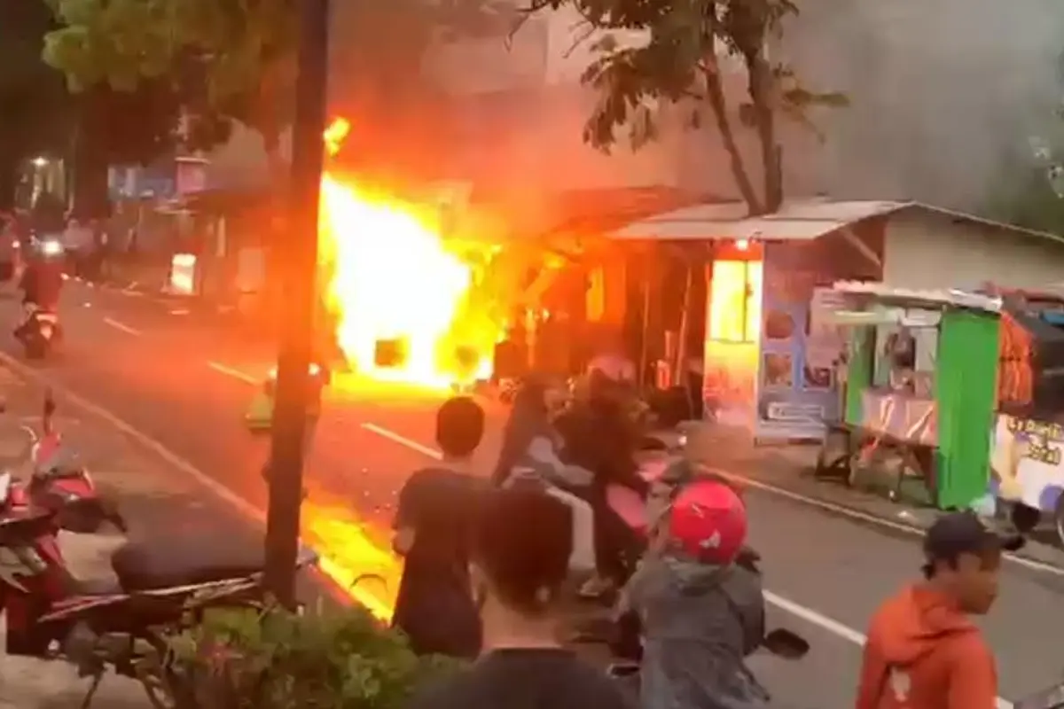Kebakaran Kios Bensin Buat Geger Warga Sukabumi, Ini Dugaan Penyebabnya