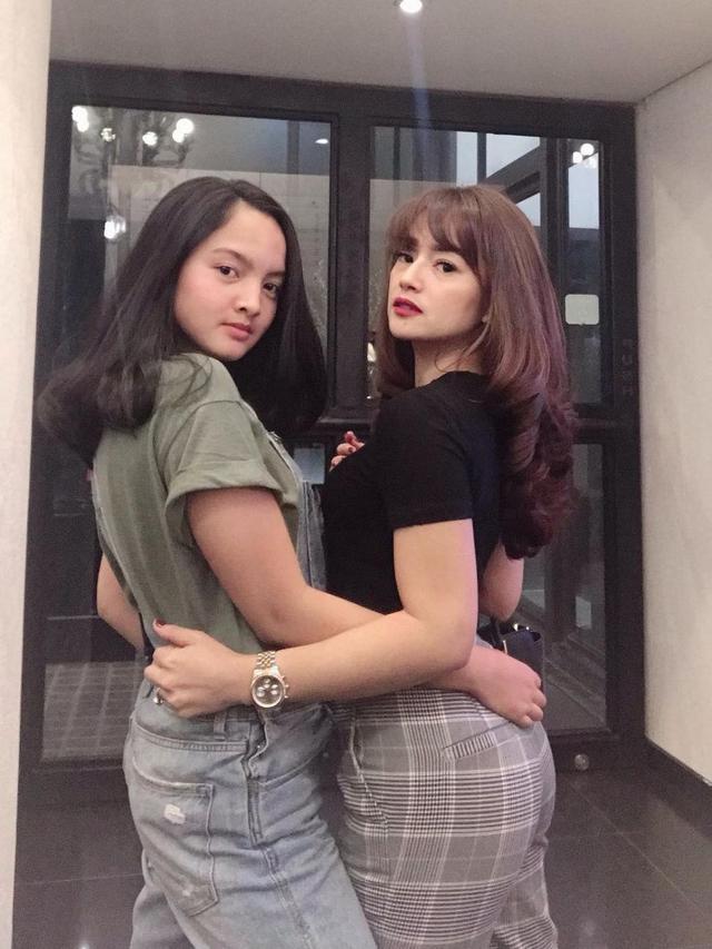 Bak Seumuran, Ini 6 Potret Kebersamaan Citra Monica dan Putrinya
