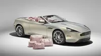 Pihak Aston Martin menamai interior feminim ini dengan nama blush pearl yang menginterpretasikan warna organ dalam manusia.