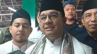 Anies Baswedan, Capres Nasdem, Usai Ziarah Di Makam Sultan Banten. (Selasa, 24/01/2023). (Yandhi Deslatama/Liputan6.com).