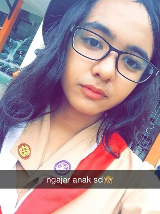 6 Foto Lawas Masa SMA Dianda Sabrina, Pemeran Gina 'Dari Jendela SMP'