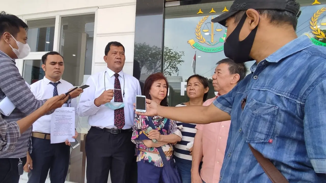 Beri keterangan pers