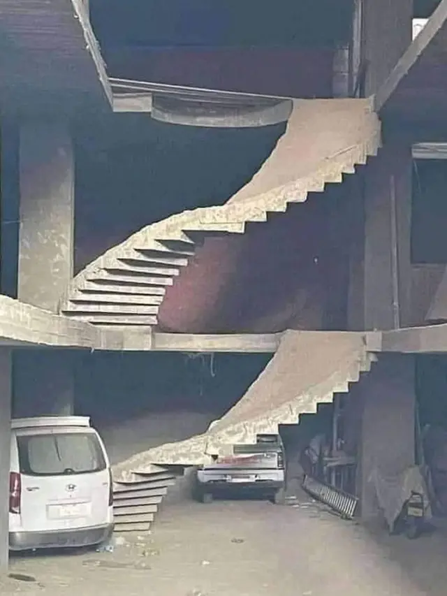 8 Potret Desain Tangga Ini Unik Banget, Bikin Deg-Degan