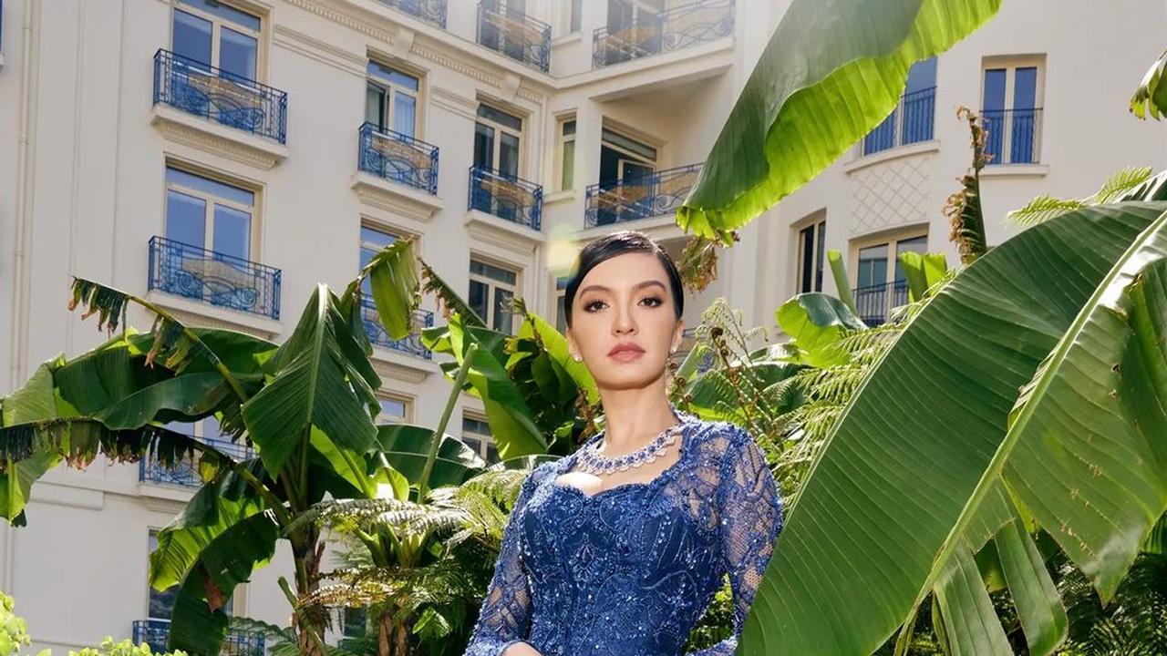 10 Potret Raline Shah dengan 3 Look Berbeda di Cannes Festival Film 2023, Glamor Pakai Gaun-Kebaya Serba Biru