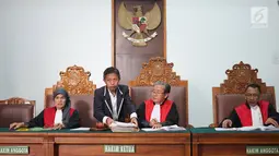 Hakim jelang memimpin sidang gugatan perdata sejumlah calon anggota legislatif Partai Gerindra pada Pemilu 2019 terhadap partainya sendiri di PN Jakarta Selatan, Senin (22/7/2019). Sidang beragendakan pembacaan replik penggugat terhadap jawaban tergugat. (Liputan6.com/Immanuel Antonius)