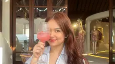 Inilah potret Rebecca yang kini tengah berada di Bali. Selain bekerja, Rebecca Klopper juga dalam perjalanan bisnisnya. Wanita 21 tahun itu semakin rutin kembali mengunggah aktivitas harian usai perlahan move on dari kasus video syur yang ia alami. (Liputan6.com/IG/rklopper)