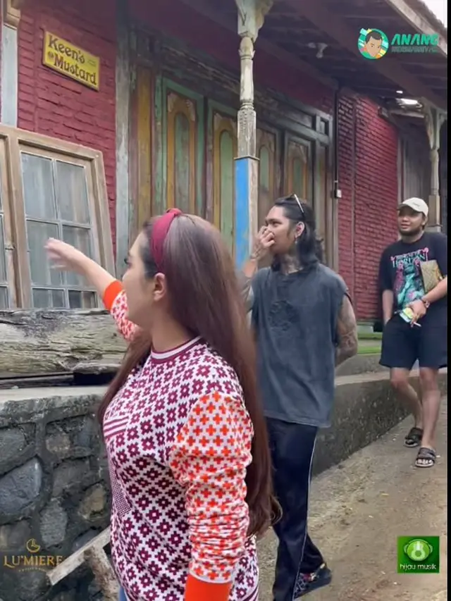 11 Potret Villa Ahmad Dhani di Puncak, Berkonsep Jawa Klasik Modern