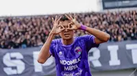 Penyerang muda Persita Tangerang, Esal Sahrul melakukan selebrasi setelah mencetak gol ke gawang Persija Jakarta di BRI Liga 1 2023'2024. (Dok. Persita Tangerang)