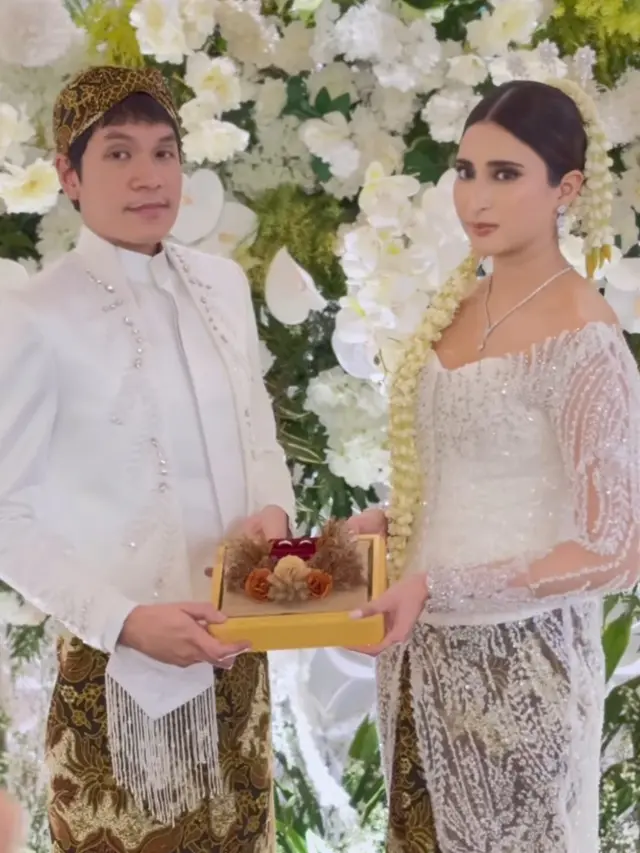 Pernikahan Raka Cyril Gitaris Vierratale. [@masyufiii]