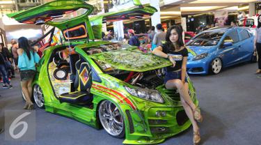 20160929- Model Seksi Hiasi Mobil Modifikasi-Jakarta- Angga Yuniar