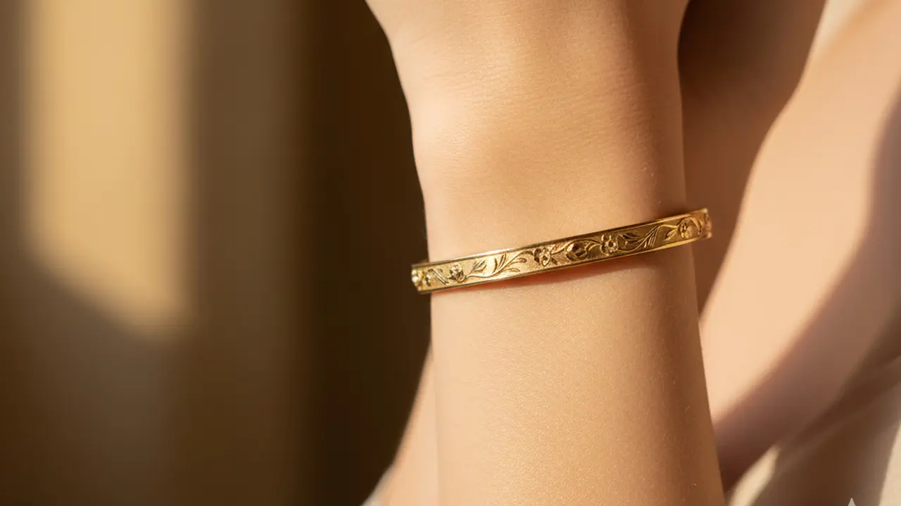 Gelang Emas 18K Kecil Bergaya Modern Vintage