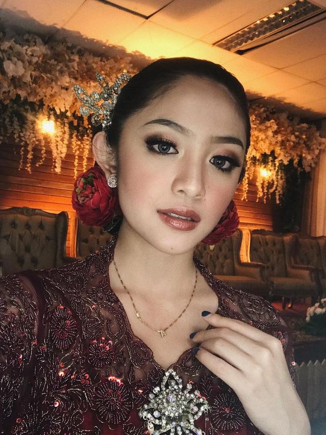 Menikah Sinetron, Ini 7 Gaya Natalie Zenn Tampil Dalam Busana Pengantin