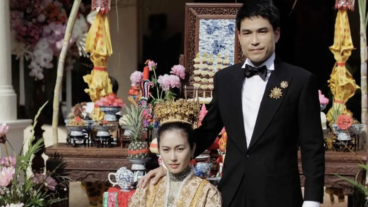 Nong Poy Transgender Thailand Resmi Menikah