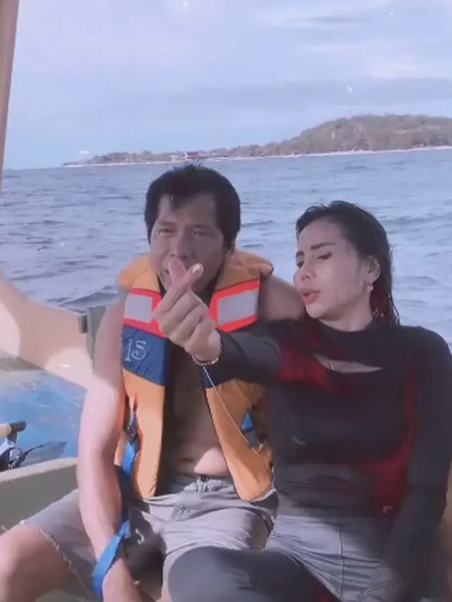 Romantis Banget, Ini 6 Momen Bulan Madu Kiwil dan Eva Belisima di Lombok