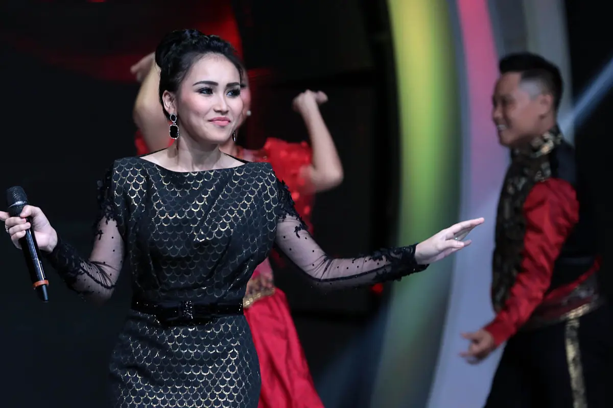 [Bintang] Baru Rilis, Video Klip Ayu Ting Ting Raih 1 Juta Penonton