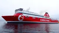 Sebanyak 77 penumpang dan awak kabin dievakuasi dari kapal feri Jean Nicoli setelah ledakan terdengar (www.corsicalinea.com ).
