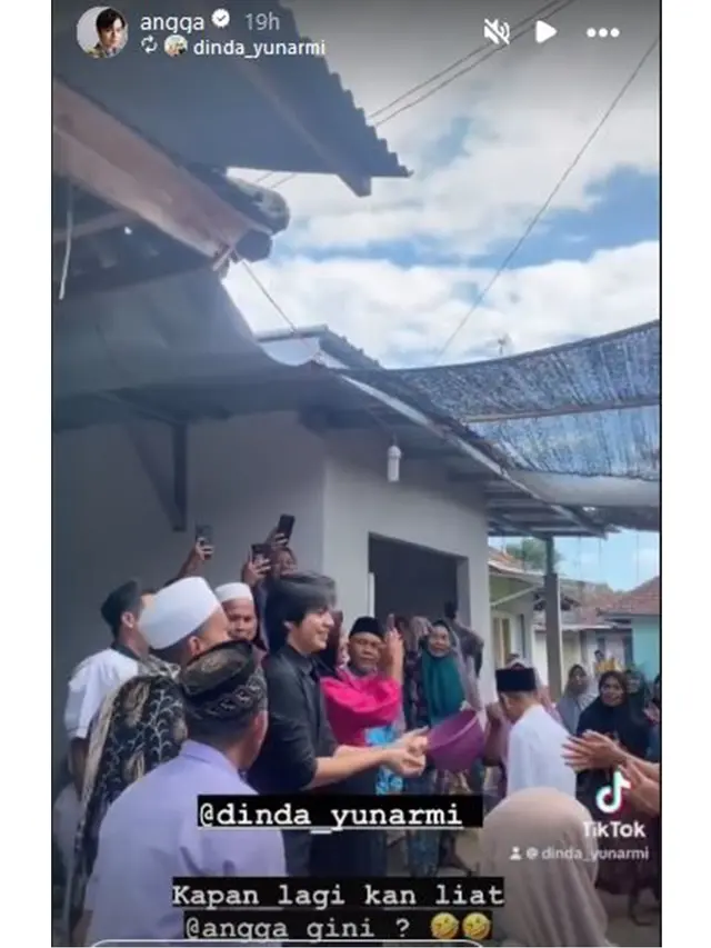 6 Potret Angga Yunanda di Rangkaian Pernikahan Kakak, Ikut Tradisi di Lombok