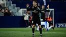 Ekspresi kecewa pemain Real Madrid, Mateo Kovacic setelah gagal mencetak gol ke gawang Leganes pada laga Copa Del Rey di Estadio Municipal Butarque, Leganes, (18/1/2018). Real Madrid menang 1-0. (AFP/Oscar Del Pozo)