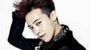 Tidak seperti biasanya, kali ini G-Dragon benar-benar tak bisa membendung rasa sedihnya. Lantaran ia harus berpisah dengan para penggemarnya untuk waktu yang lama. (Foto: allkpop.com)
