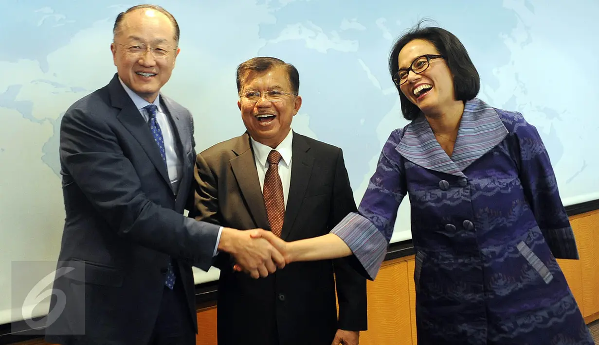 Wapres Jusuf Kalla bertemu dengan Presiden Bank Dunia, Jim Yong Kim dan Managing Director Bank Dunia, Sri Mulyani (ki-ka), Washington DC, Amerika Serikat, (1/4). KTT Keamanan Nuklir digelar karena rasa khawatir terhadap keamanan global. (Tim Media Wapres)