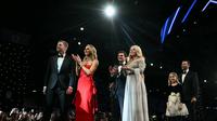 Putra Presiden AS Donald Trump Eric Trump (kiri), istrinya Lara Trump, putri Presiden Trump Tiffany Trump (tengah) dan suaminya Micheal Boulos, serta putranya Donald Trump Jr. (kanan) menghadiri pesta pelantikan Liberty di Washington, DC, pada 20 Januari 2025. (Jim WATSON / AFP)