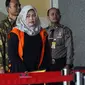 Bupati nonaktif Bekasi Neneng Hasanah Yasin usai menjalani pemeriksaan lanjutan di Gedung KPK, Jakarta, Jumat (8/2). Pemeriksaan lanjutan ini dilakukan untuk mendalami kasus dugaan suap izin proyek pembangunan Meikarta. (Merdeka.com/Dwi Narwoko)
