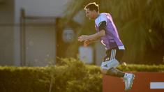 Pemain Timnas Argentina, Lionel Messi ikut dalam latihan persiapan menjelang laga FIFA Matchday melawan Mauritania di Ezeiza, Buenos Aires, Argentina, Rabu (25/03/2026). (AFP/Luis Robayo)