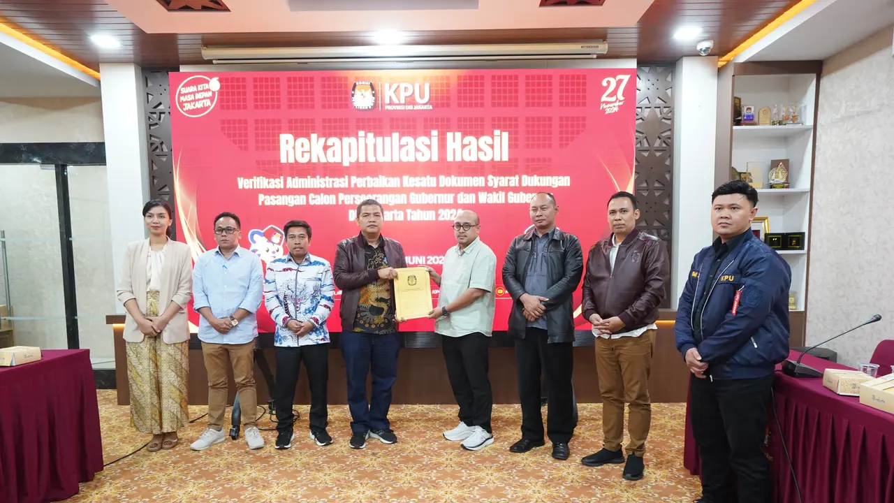 KPU DKI Jakarta rampung melakukan verifikasi administrasi atas perbaikan kesatu dokumen pendukung bakal pasangan calon perseorangan Dharma Pongrekun-Kun Wardana di Pilkada Jakarta.