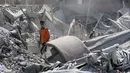 Di samping Menara Mushtaha terdapat Kamp Kteiba, salah satu kamp pengungsian terbesar di Kota Gaza yang menampung puluhan ribu warga. (Omar AL-QATTAA/AFP)