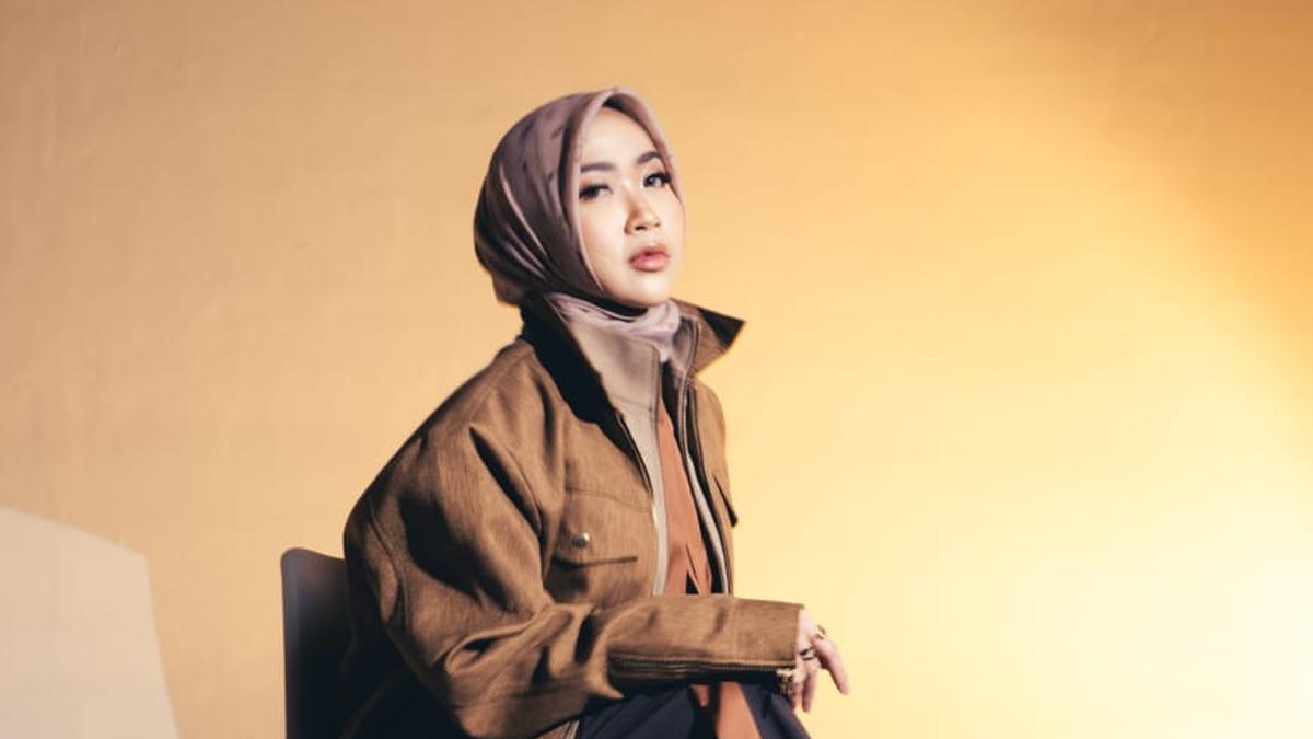 Agna Bawa Nuansa Melankolis di Single Di Luar Hal Biasa, Cerita Cinta yang Perlahan Pudar
