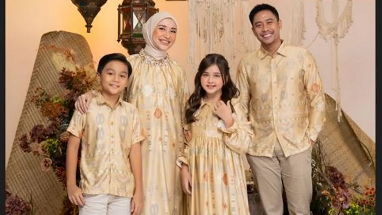 Nuansa Etnik dalam Koleksi Raya Perdana Greisy